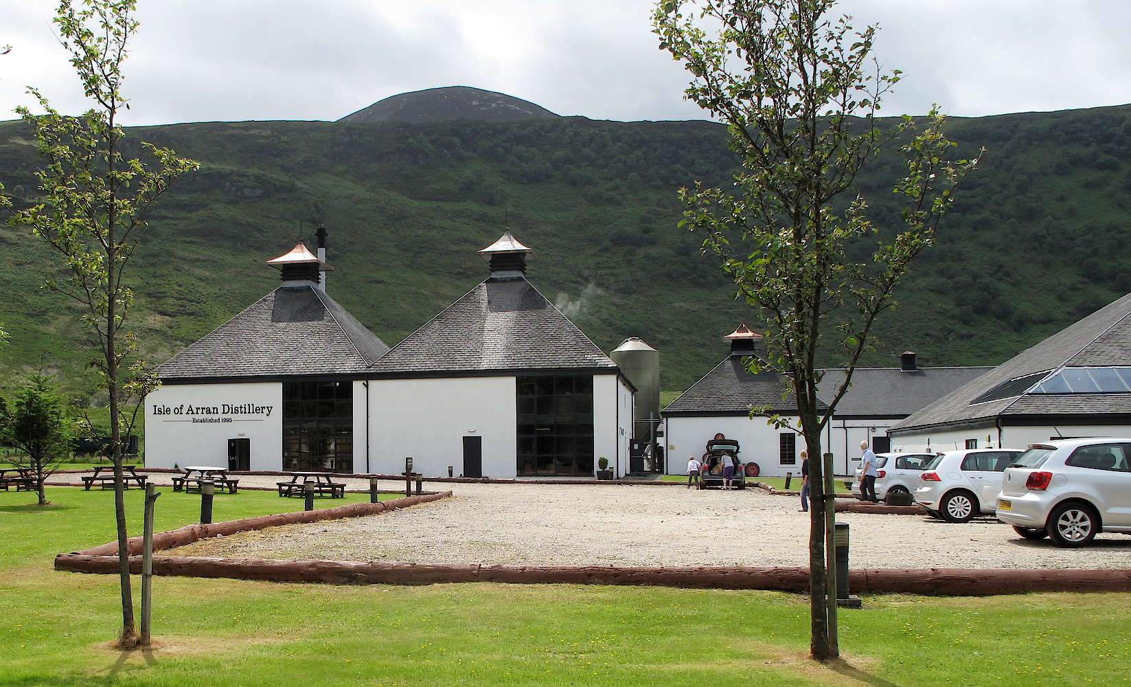 The Arran Distillery on the Isle of Arran has been producing some excellent whisky since 1995 including a single cask 15 years old from Mizunara The Shop in Hong Kong.