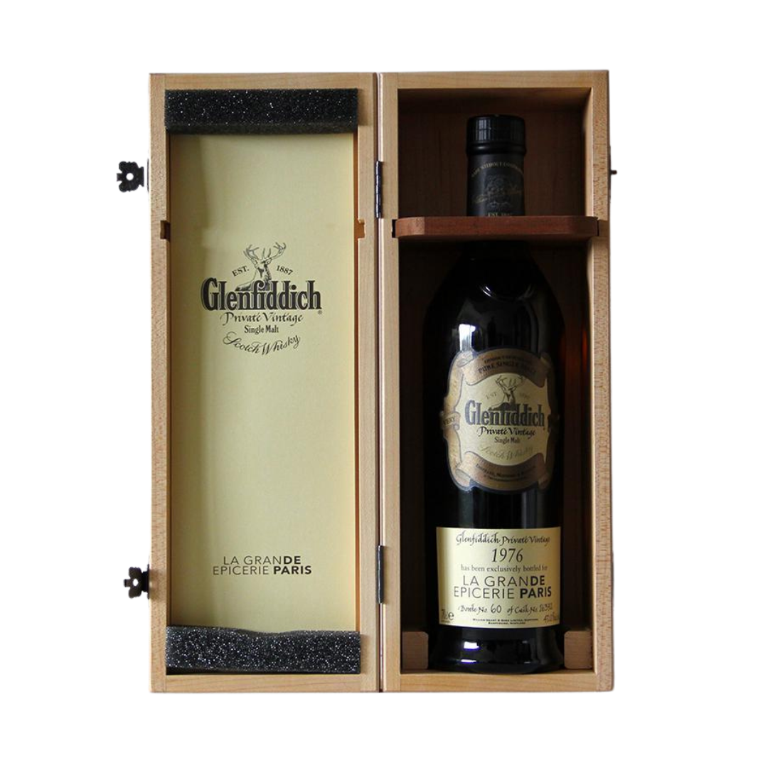 Only 243 bottles were released. Rated 91+ over 14 Ratings on Whisky Base.

The Whisky level, box , inners etc. are in fairly good condition, while the front main label is stained. Bottle number for reference only. Sold in "As Is Condition"