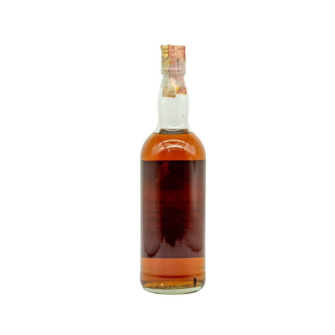 A Rare &amp; Vintage Macallan-Glenlivet distilled in 1939 and bottled by Gordon &amp; MacPhail.&nbsp;An incredible and&nbsp;rare pre-war Macallan likely to have been bottled in the mid to late 1970s.&nbsp;As a key ingredient for many blends through most of the 20th century, Macallan had licensed its bottling to&nbsp;Campbell, Hope &amp; King and Gordon &amp; MacPhail in the 1960s and 1970s and which continue to be some of the most collectible bottlings.&nbsp;G&amp;M is known to have been a regular buyer of 