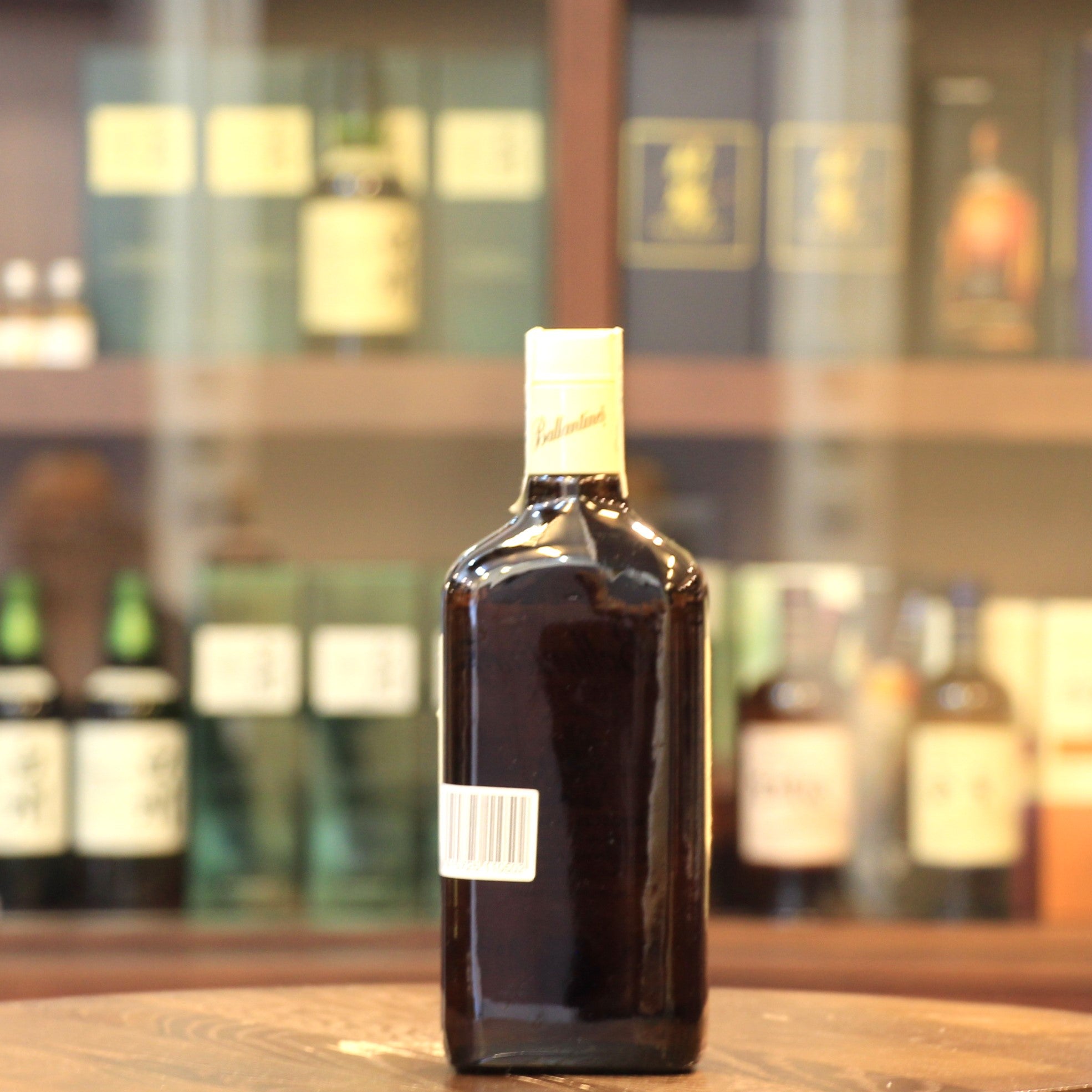 Ballantine's Finest Blended Scotch Whisky Older Bottling (Plastic Cap)