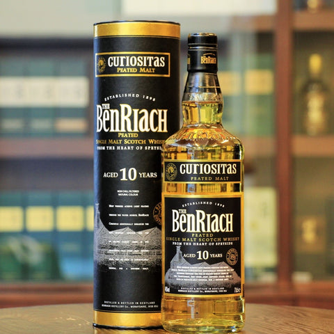 A heavily peated single malt whisky from Benriach aged for 10 years Curiositas. Young, bold and smoky whisky. Available on Mizunara The Shop Hong Kong
