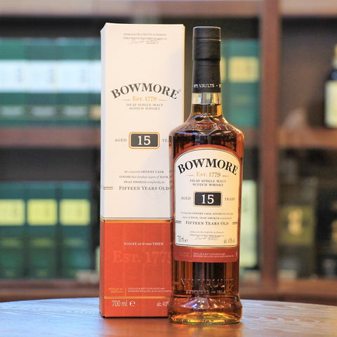 Islay Single Malt Whisky, Bowmore Distillery, Peated Whisky, 15 Year old, Sherry Cask 