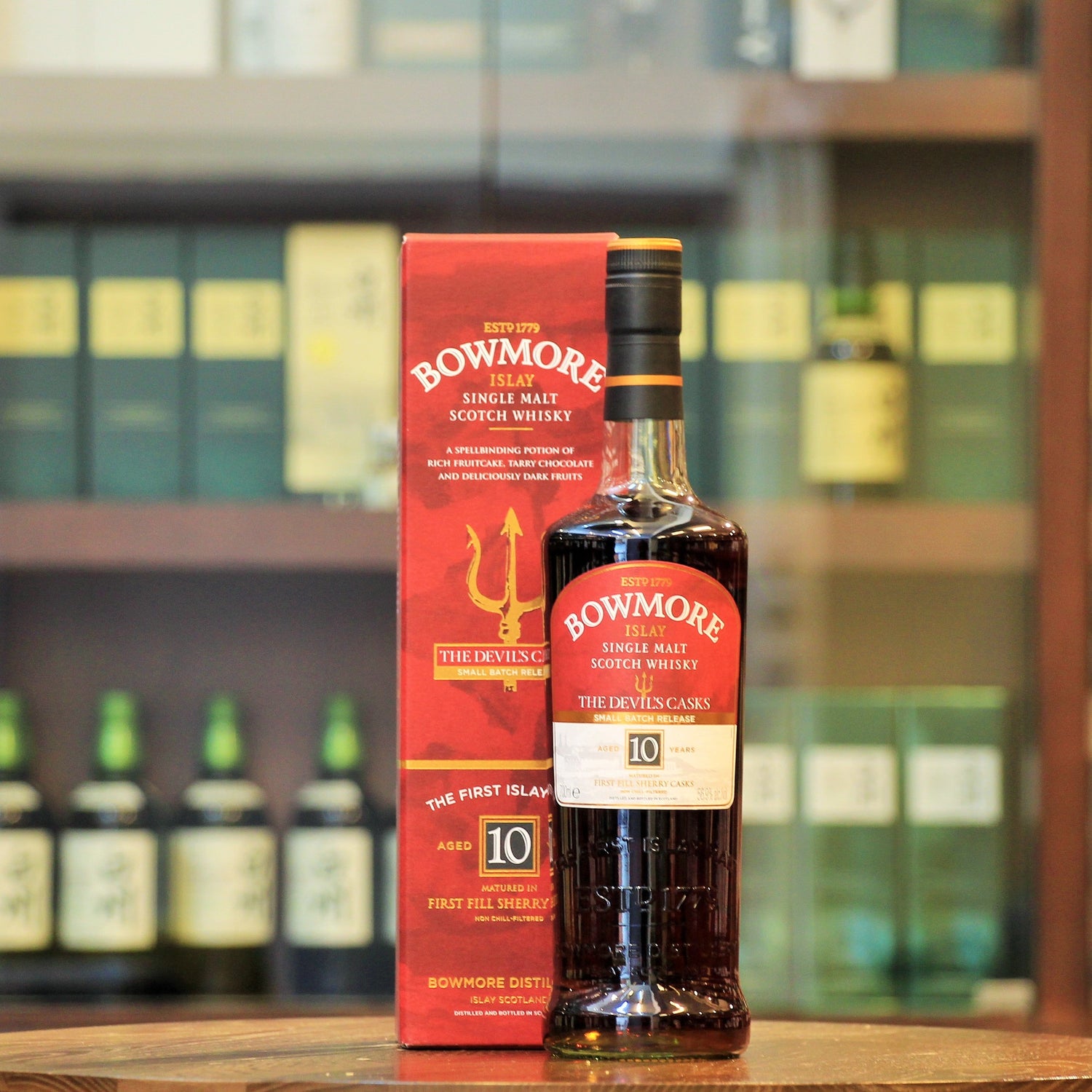 Bowmore Devils Cask I 10 Year Old First Release displayed in Mizunara The Shop Hong Kong – small batch first fill sherry cask Islay single malt with iconic red trident box | 波摩魔鬼桶第一版 Mizunara香港專門店 艾雷島威士忌