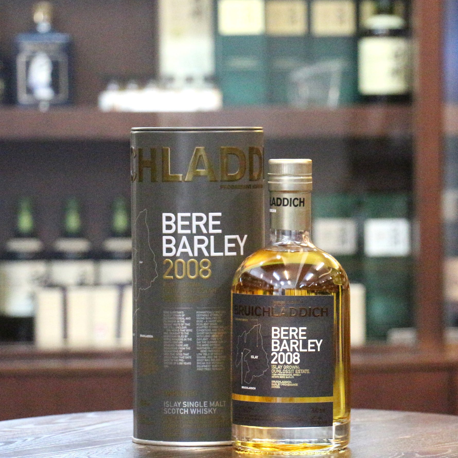 Bruichladdich Bere Barley 2008 Islay Single Malt Scotch Whisky displayed in Mizunara The Shop Hong Kong – golden amber spirit with black tube, made from ancient Bere Barley grown on Dunlossit Estate | 布萊迪古大麥2008 Mizunara香港專門店 艾雷島威士忌 古老大麥品種