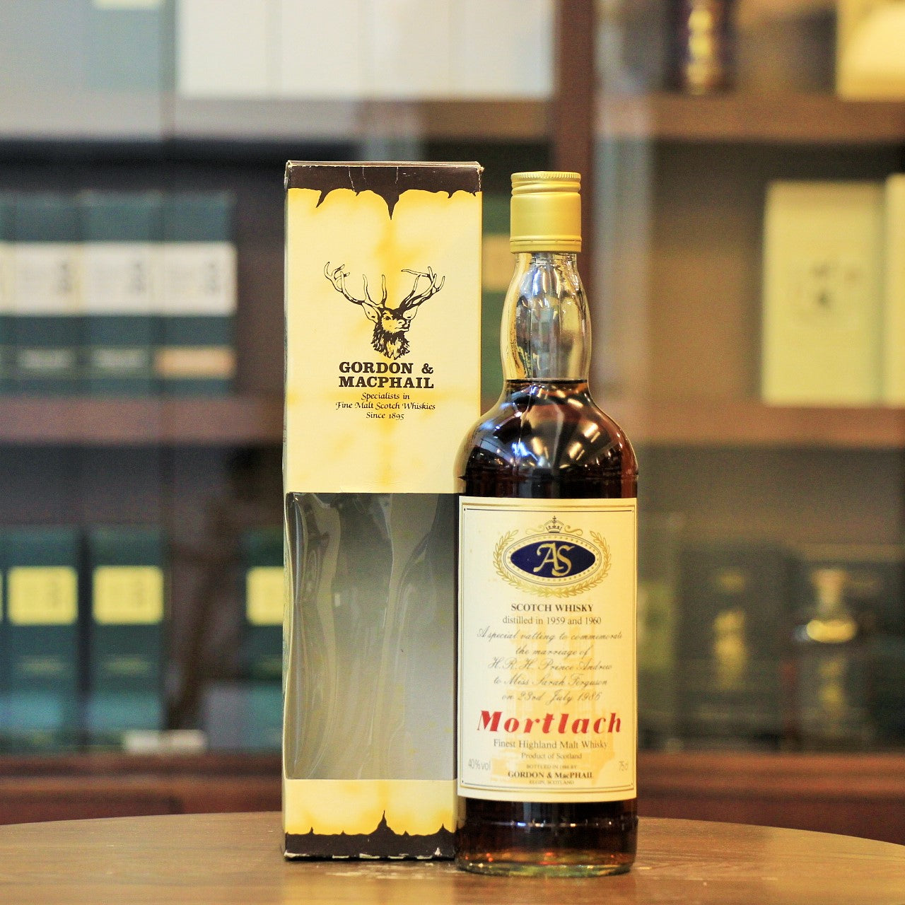 This Speyside single malt from Mortlach distillery was specailly bottled by Gordon & MacPhail to commemorate the Royal Marriage of H.R.H Prince Andrew and Sarah Ferguson on 23rd July 1986. A marriaged distillation year in 1959 and 1960 represented the birth year of Prince Andrew and Sarah Ferguson.  This is one of Royal Series(Prince Andrew and Sarah Ferguson) 6 special bottlings.
