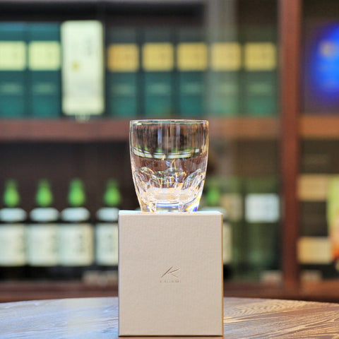 This beautiful hand cut glass comes in a an elegant gift box. Perfect for enjoying a glass of whisky either straight up or on with a cube of ice!   A simple and noble open-line developed/prototyped from the official dinnerware for the Imperial Household Agency. Simple cutting in a streamlined form is the basics of crystal glass's charm.