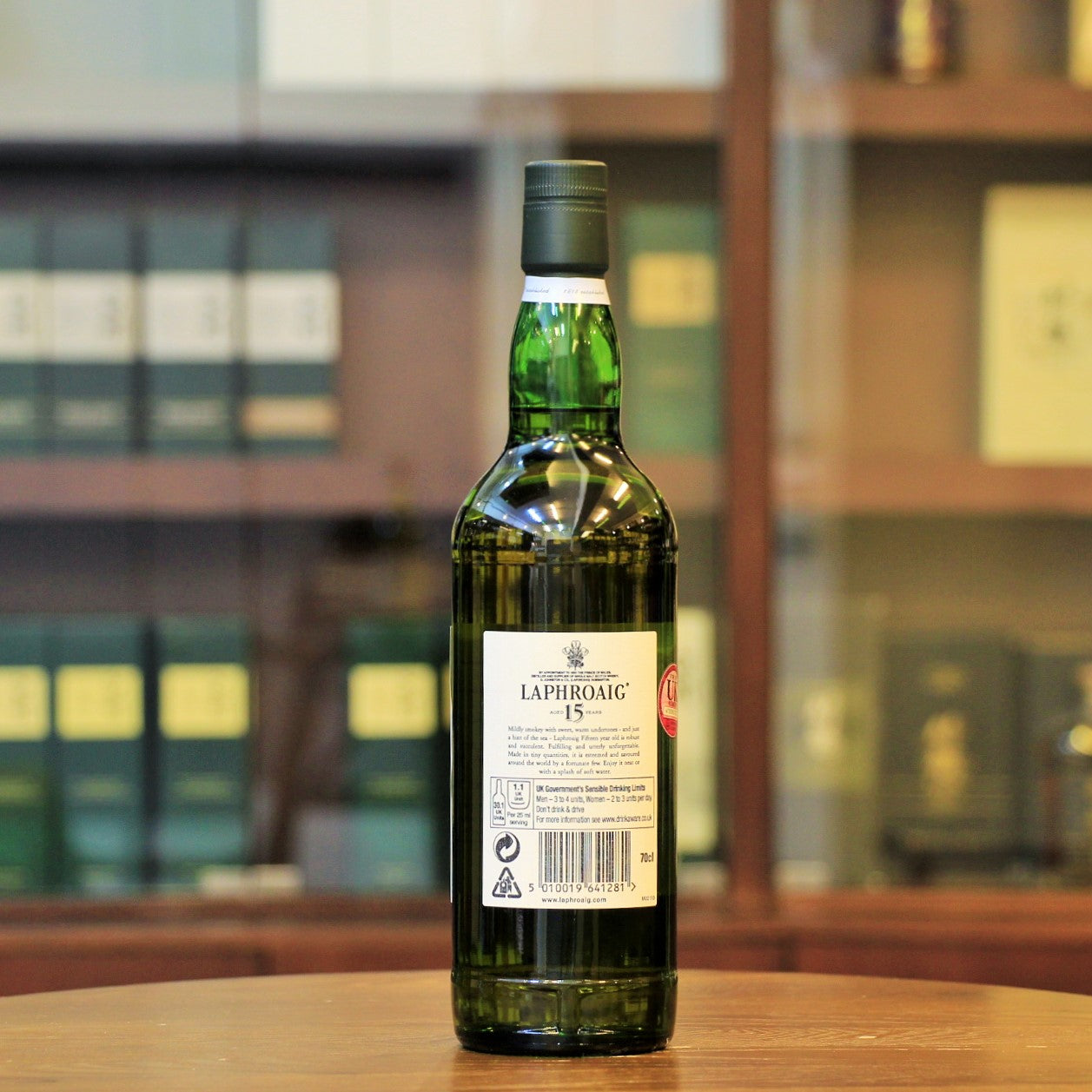 Laphroaig 15年 700ml 43% Laphroaig 15 Year Old Single Malt Scotch Whisky | Caskers