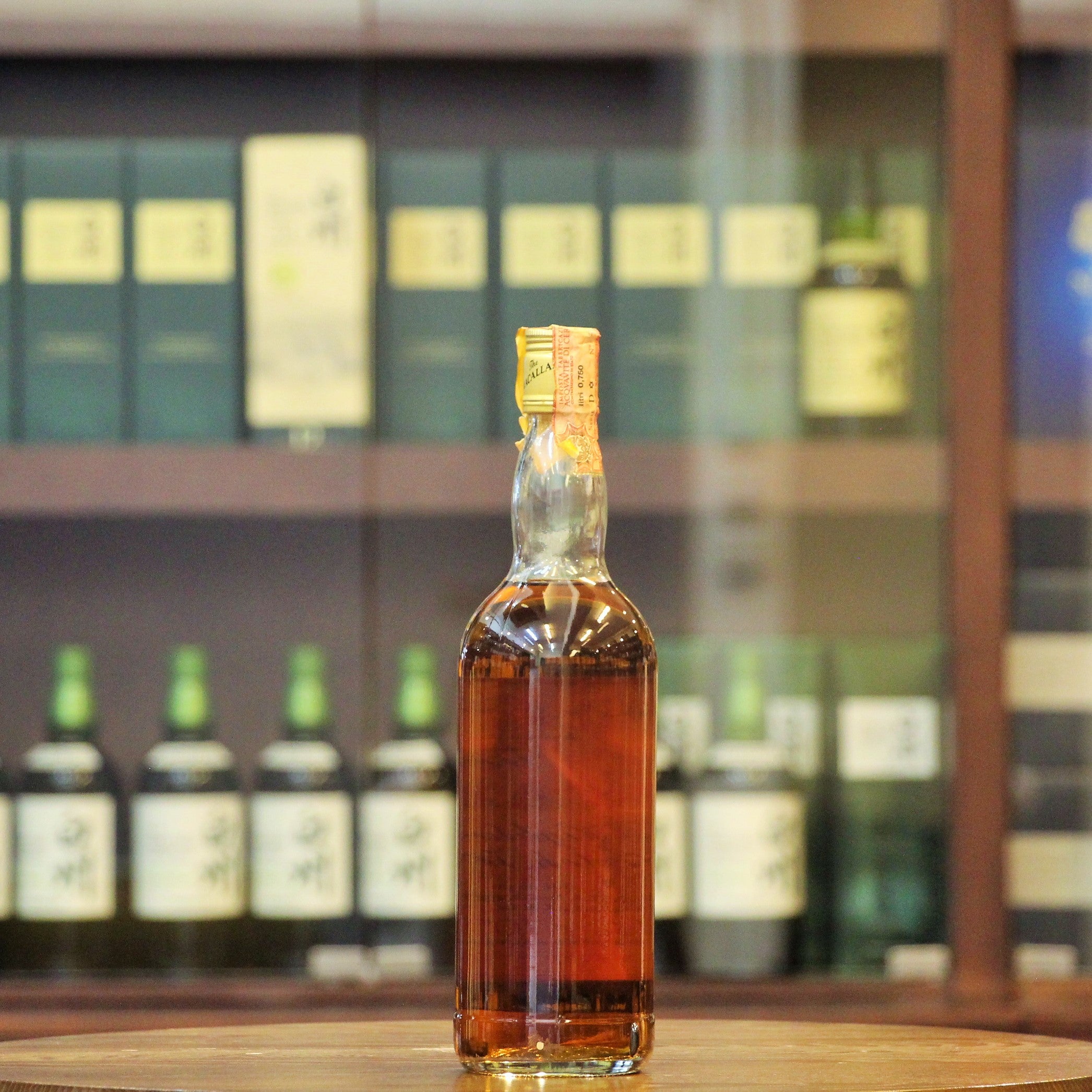 G&M is known to have been a regular buyer of stock from Macallan during the 1930s and 1940s and which helped the Distillery survive during that period. This in turn allowed G&M to release several of these incredibly rare (and now difficult to find) bottlings, primarily meant for the Italian market.