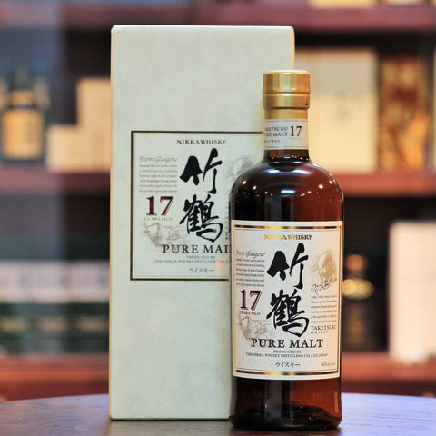 Nikka Taketsuru 17 Years Pure Malt Whisky, An excellently balanced whisky made by Nikka by vatting malts from Yoichi & Miyagikyo distilleries. Sadly discontinued along with other aged products under the same umbrella of Nikka's founder Masataka Taketsuru. Multiple category award winner in World Whiskies Awards over the years.