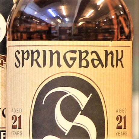A very rare and old 21 year old bottling of Springbank with the jagged label, which was bottled in 1995 at 46% ABV without colouring and chill filtration in a limited edition. Only 2400 bottles were released. Scored 92+ on Whiskybase (77 votes).