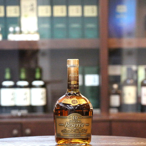 A 10 years special reserve that married in sherry cask. This is a limited edition that matured, blended and bottled by Suntory. 