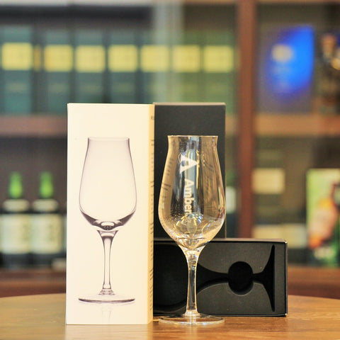 This Whisky tasting glass is hand made in Poland and comes in a gift box which is perfect for travelling and minimizes the chances of any damage. Perfect for concentrating the aromas in the whisky and to be able to appreciate the complex flavours. An ideal gift for the Whisky lover.